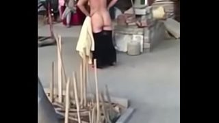 Gadis Oriental yang Menggoda