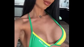 Baru saja syuting adegan panas dengan DannyDxxx untuk Brazzers