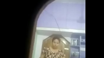 Tante India dewasa yang menggoda