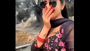 Sensasi naik turun susu bhabhi desi yang menggoda
