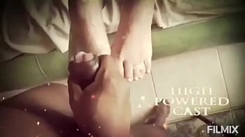 Gadis Tinder yang Hot dan Sudah Menikah, Ngentot Dubur dan Mengerang di Kontol Hitam