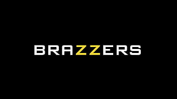 Terjebak dan Dipakai Bergantian – Codi Vore / Brazzers / Tonton Fullnya