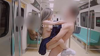 MRT上跳蛋震動遭癡漢猛插口爆 swag.live @linlinbebe