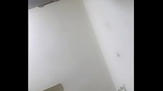 Desi yang menggoda dengan mulut penuh nafsu