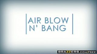 Brazzers – b. Got Boobs – (Ivy Rose, Mike Mancini) – Tiupan Udara dan Goyangan
