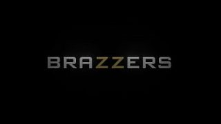 Tukang Reparasi Daddy Tiri Dihardcore Payton Preslee di Brazzers