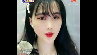Gadis Seksi Asia Menggoda di Live Streaming Uplive