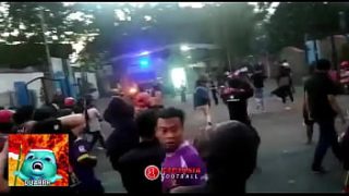 Baku Hantam Suporter Liga Indonesia: Persik vs PSIM – Adu Gaya dan Gairah di Tribun