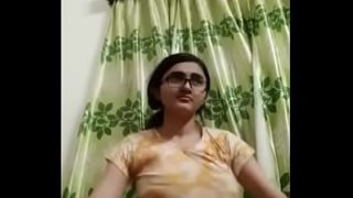 Desi bos seksi yang bikin panas
