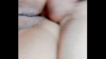 نيك طيز القحبة الملتهبة اللي عايزة تتناك من ورا و اسمع صوتها وهي بتتوسل