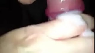 Dia mengisap dengan ganas kontol suaminya sambil terdengar suara Hindi yang menggairahkan