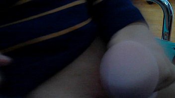Pemuda Asia Tampan Bercinta Sendiri di Depan Webcam