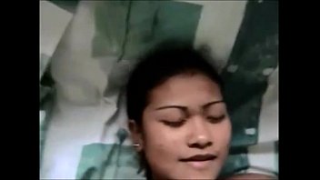 Tubir Asia mengocok kontol besar hingga muncrat deras membanjiri wajah