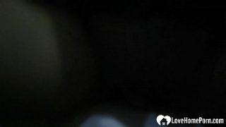Gadis Asia menggoda memberikan blowjob dengan pandangan mata pria