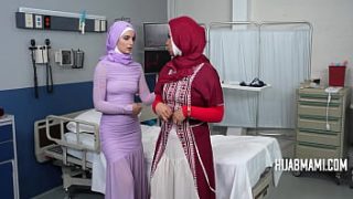 Dokter Kafir Putih Suntik Sperma ke Selangkangan Istri Arab Saat Periksa Kesuburan