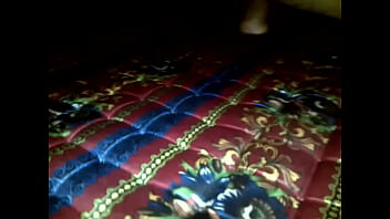 Mami Indonesia yang Panas Menginginkan Kontol Besar
