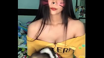 Asiática Sensual Transmitindo ao Vivo