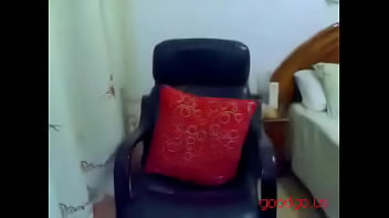 Gadis Tionghoa dengan Payudara Besar