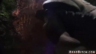 Tarian Telanjang Arab di Rumah Kedua yang Menggoda