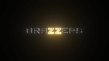 Ratu Tiga Arah Squirting Queenie Sateen / Brazzers / Masukkan Kode XVPROMO di Situs Resmi untuk Diskon
