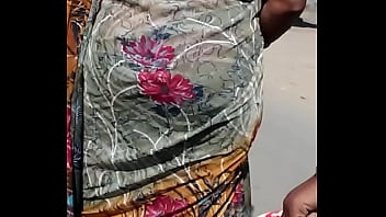 Goyang Pantat Seksi di Balik Sari