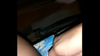 Istri Desi merangsang dengan jari