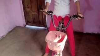 Kakak Laki-laki Memanfaatkan Adik Perempuan 19 Tahun yang Masih Belia