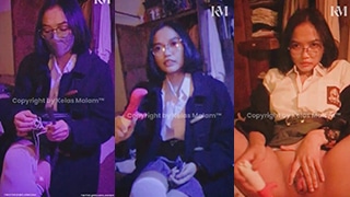 Kelas Malam Cosplay SMA: Mainan Seks Bergetar di Tas Sekolah