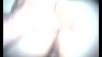 Mengemis untuk tetesan susu panasmu