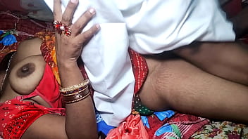 भारतीय देसी बीबी की रसीली चुदाई, हिंदी में गर्मागरम आवाज़ के साथ