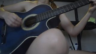 Gadis pemusik bayar dengan tubuh demi gabung band, doyan ngentot sampai minta tambah lagi