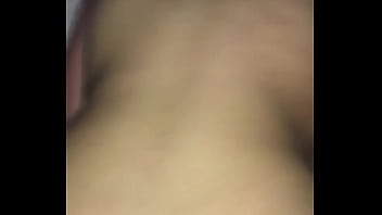 Gadis Berkulit Gelap yang Menggoda