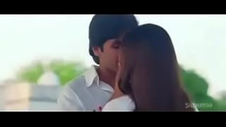 Gadis India yang Menggoda dengan Sensualitasnya yang Membara