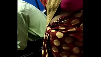 Mata-mata ibu rumah tangga India yang menggoda