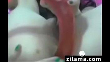 Gadis Tionghoa Memasukkan 24 Inci ke Dalam Pantatnya Bagian 2