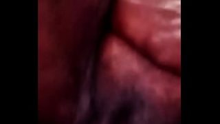 Istri dan ibu empat anak yang selingkuh di ranjang orang lain