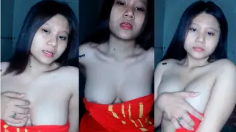Alexa Telanjang, Payudara Montoknya Menggoda Saat Lepas Handuk