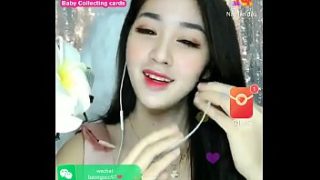 Gadis Asia Menggoda di Livestream Uplive