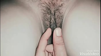 Puki Istri Desi yang Menggoda