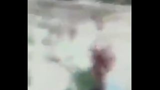 Wanita Terbang dengan Teks Arab yang Menggoda