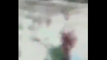 Wanita Terbang dengan Teks Arab yang Menggoda