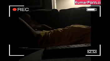 Gadis Tiongkok direkam diam-diam saat bercinta sendiri di kamar
