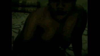 Gadis Indonesia Eva Lusiana Pamer Payudara Besarnya di Webcam