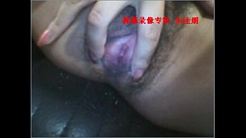 Gadis Tionghoa seksi dengan stoking menggodai