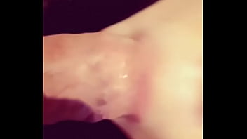 Gadis Tionghoa yang menggoda dengan pesona erotisnya
