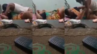 Maulana menikmati ngentot desi seorang pelacur di depan muridnya