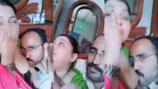 Nafsu Menggila, Keponakan Gila Rayu Meremas Payudara dan Mencium Bibir Bhabhi yang Menggoda