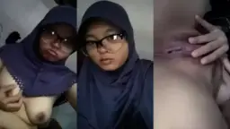 Ustadzah Bergairah Melepas Hijab dan Pakaian, Menggoda dengan Nafsu Membara