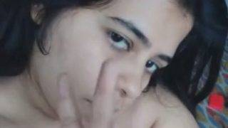 Video solo gadis India dengan payudara besar yang menggoda