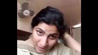 Istri Desi yang menggoda dan siap memuaskan hasrat